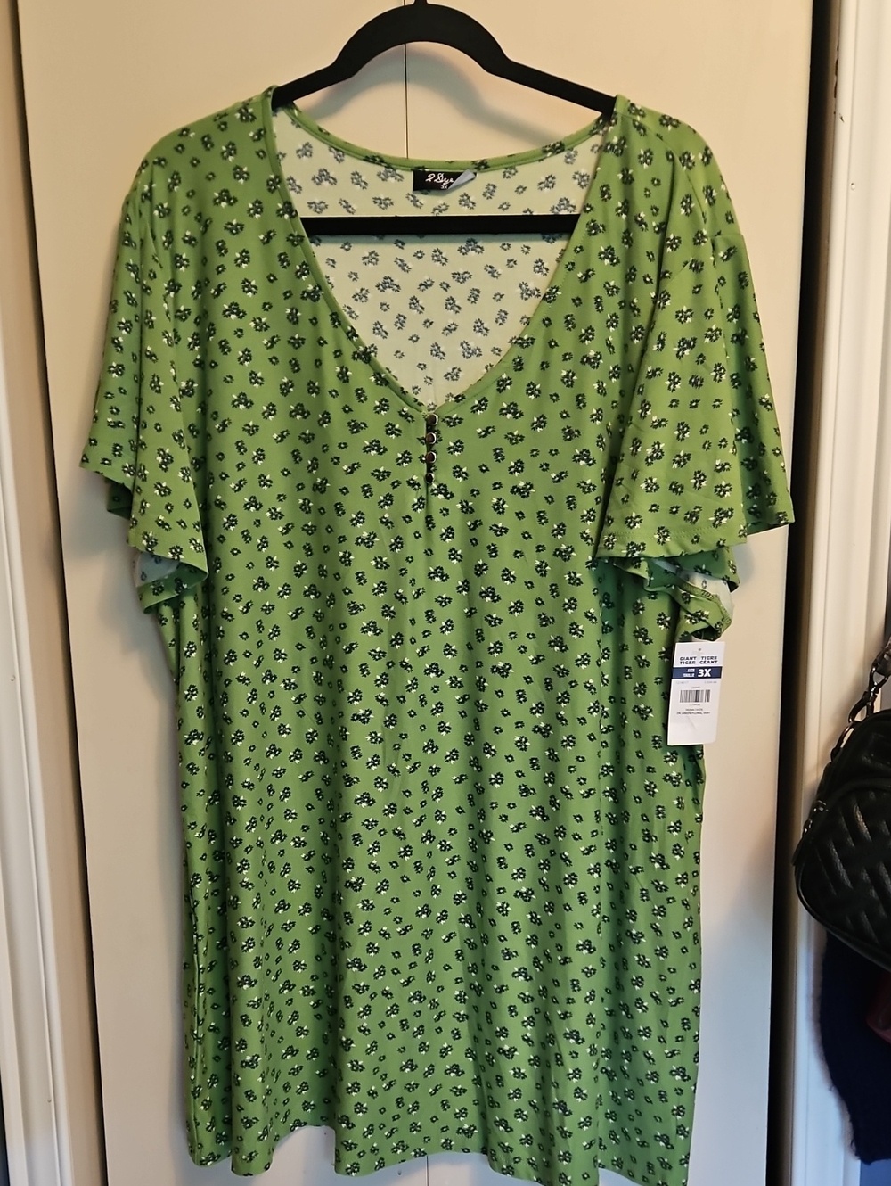 Plus-Size Green Floral V-Neck Tunic Top Sz3X Ptp29 L34